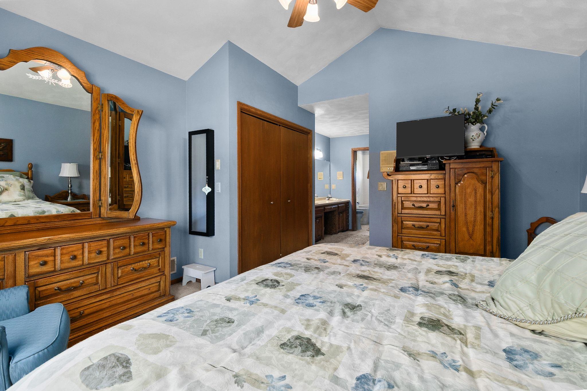 2611 North Nicholas Street Appleton, WI 54914 - Photo 32 of 64