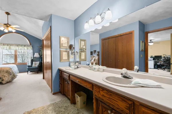 $469,900 | 2611 North Nicholas Street, Appleton, WI 54914