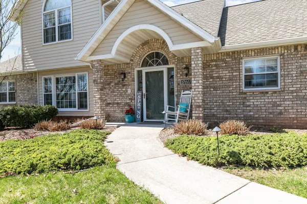 $469,900 | 2611 North Nicholas Street, Appleton, WI 54914