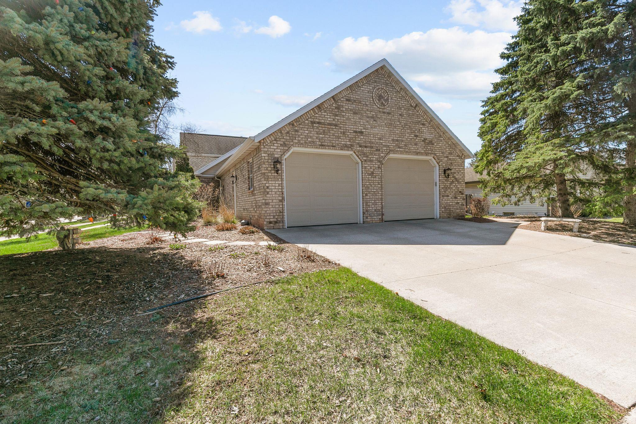 2611 North Nicholas Street Appleton, WI 54914 - Photo 55 of 64