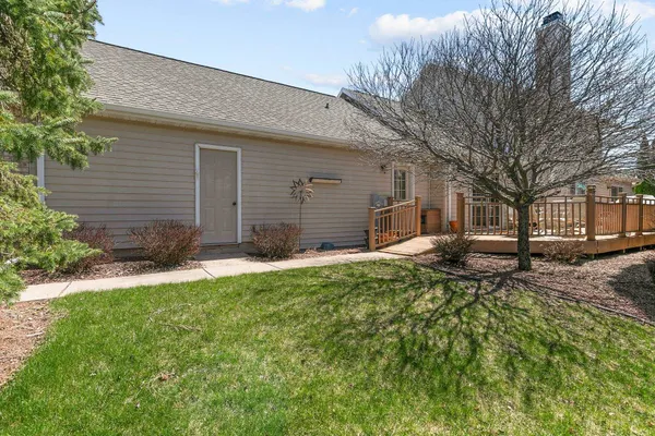 $469,900 | 2611 North Nicholas Street, Appleton, WI 54914