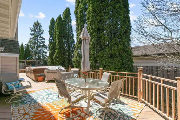 $469,900 | 2611 North Nicholas Street, Appleton, WI 54914