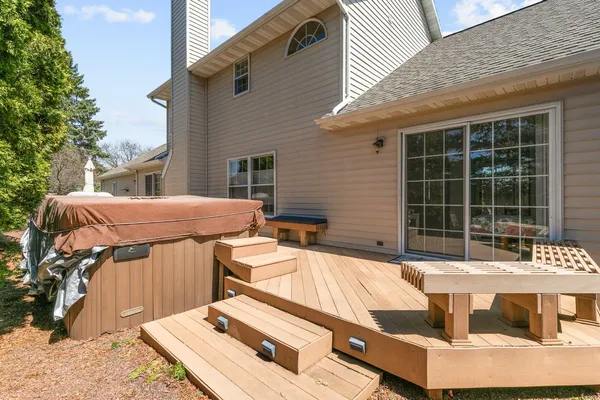 $469,900 | 2611 North Nicholas Street, Appleton, WI 54914