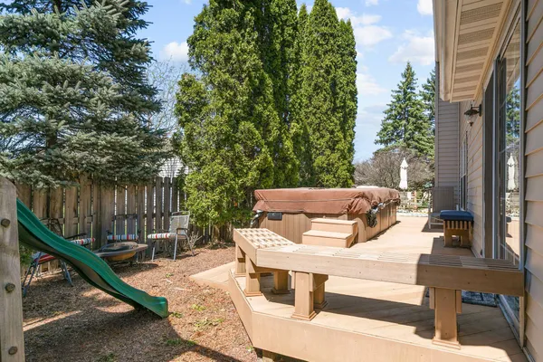 $469,900 | 2611 North Nicholas Street, Appleton, WI 54914