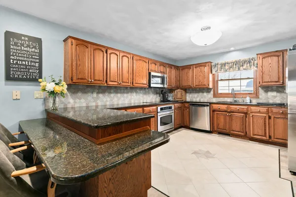 $469,900 | 2611 North Nicholas Street, Appleton, WI 54914