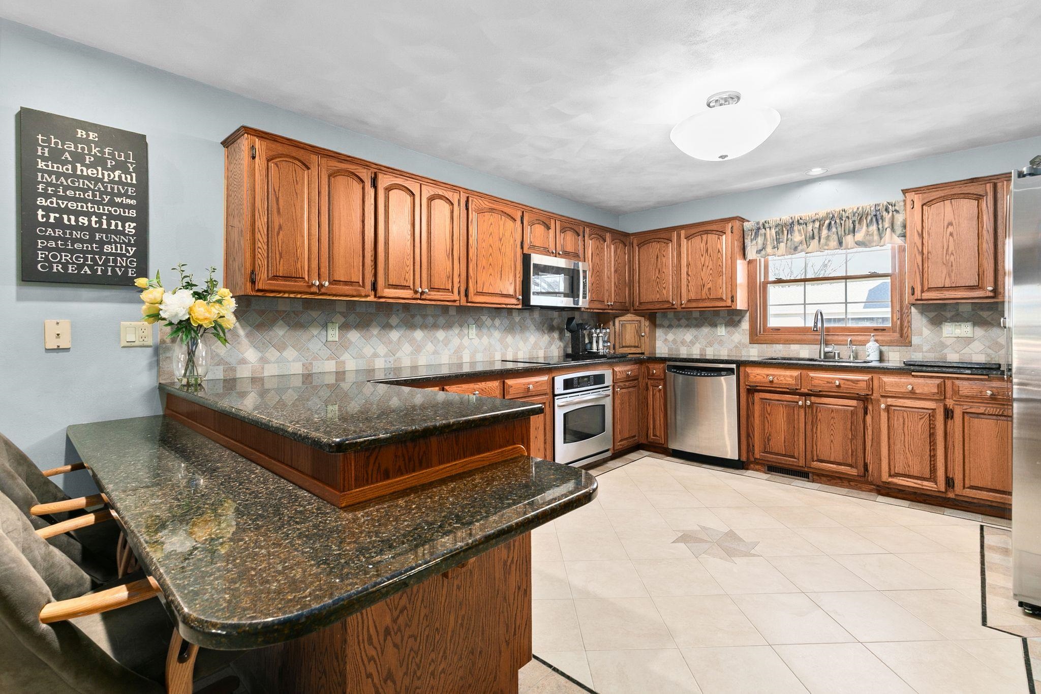 2611 North Nicholas Street Appleton, WI 54914 - Photo 9 of 64