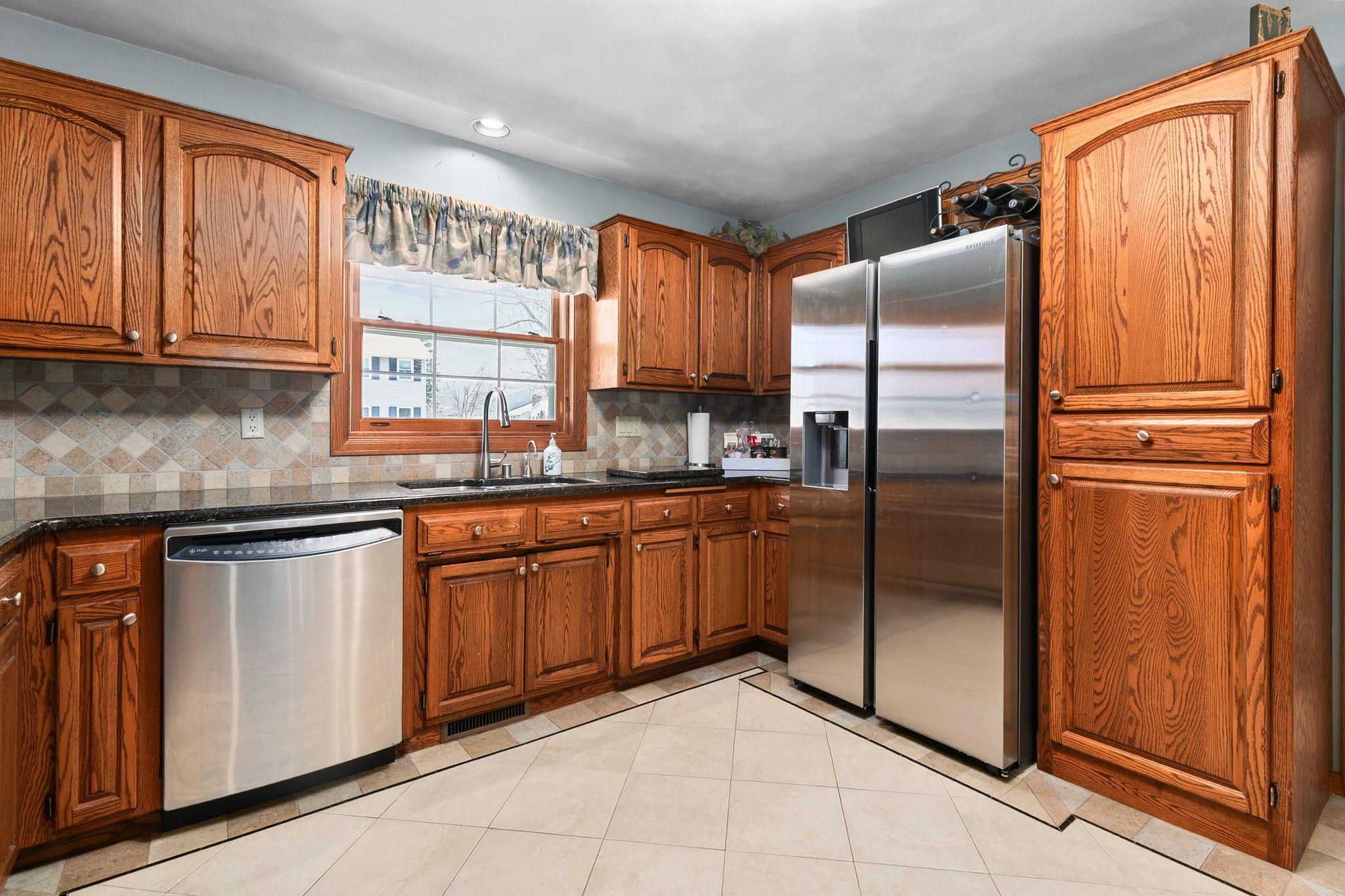 2611 North Nicholas Street Appleton, WI 54914 - Photo 10 of 64