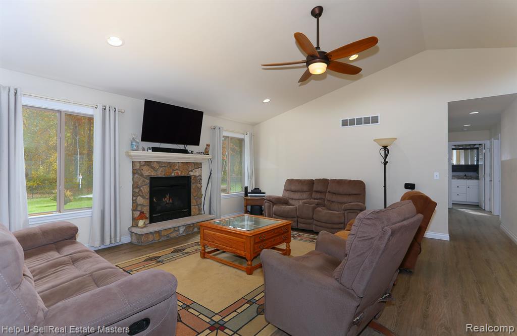 9395 Folkert Road Algonac, MI 48001 - Photo 5 of 25