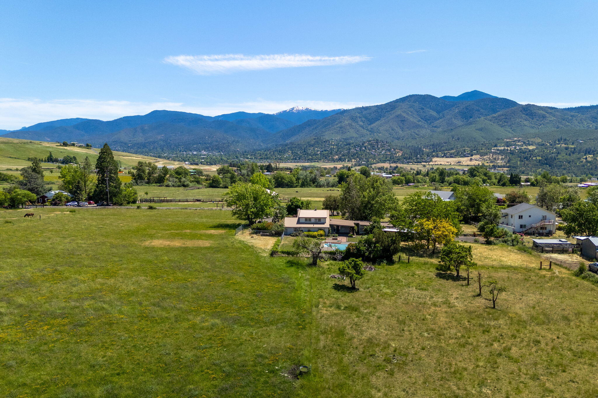 737 East Valley View Road Ashland, OR 97520 - Photo 56 of 63 ApxEVV (12)