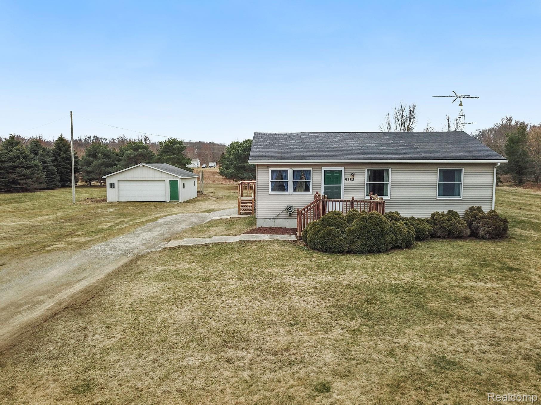 9382 Beard Road Byron, MI 48418 - Photo 28 of 35 8 (2).jpg