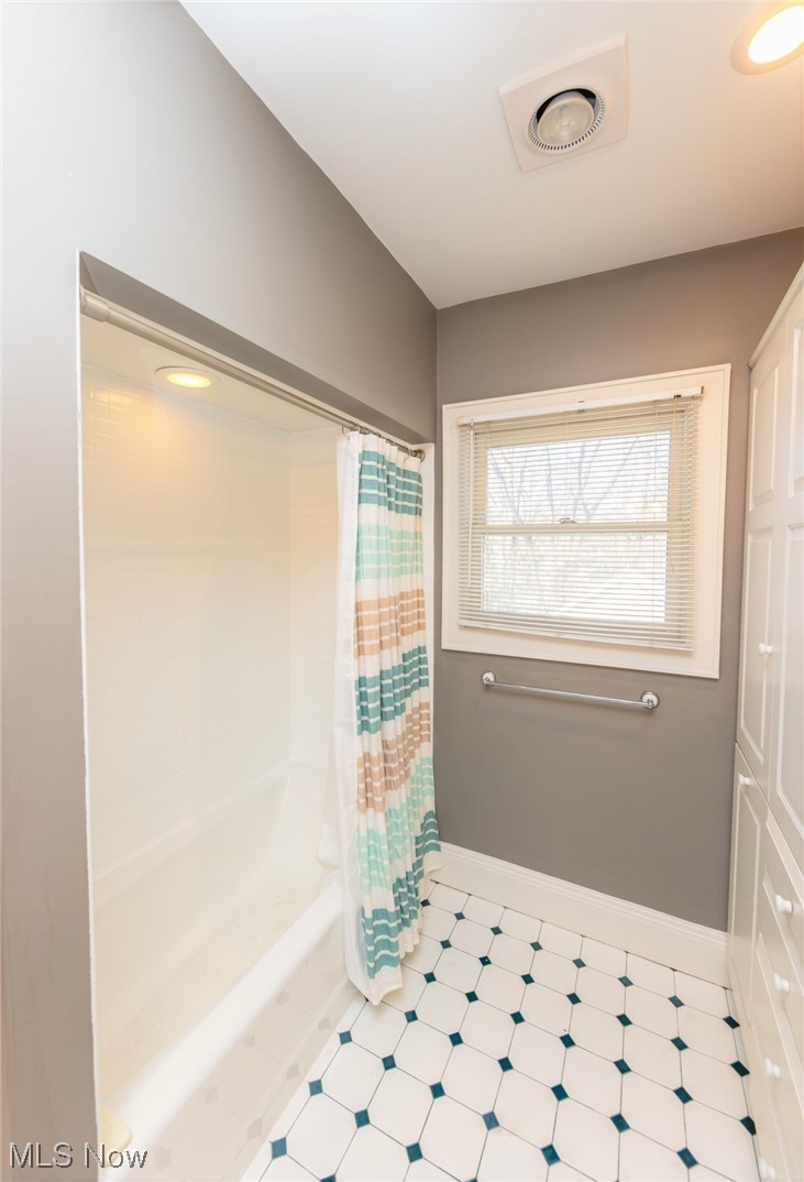 2262 Westminster Road Cleveland, OH 44118 - Photo 25 of 35 Gallery Image 25