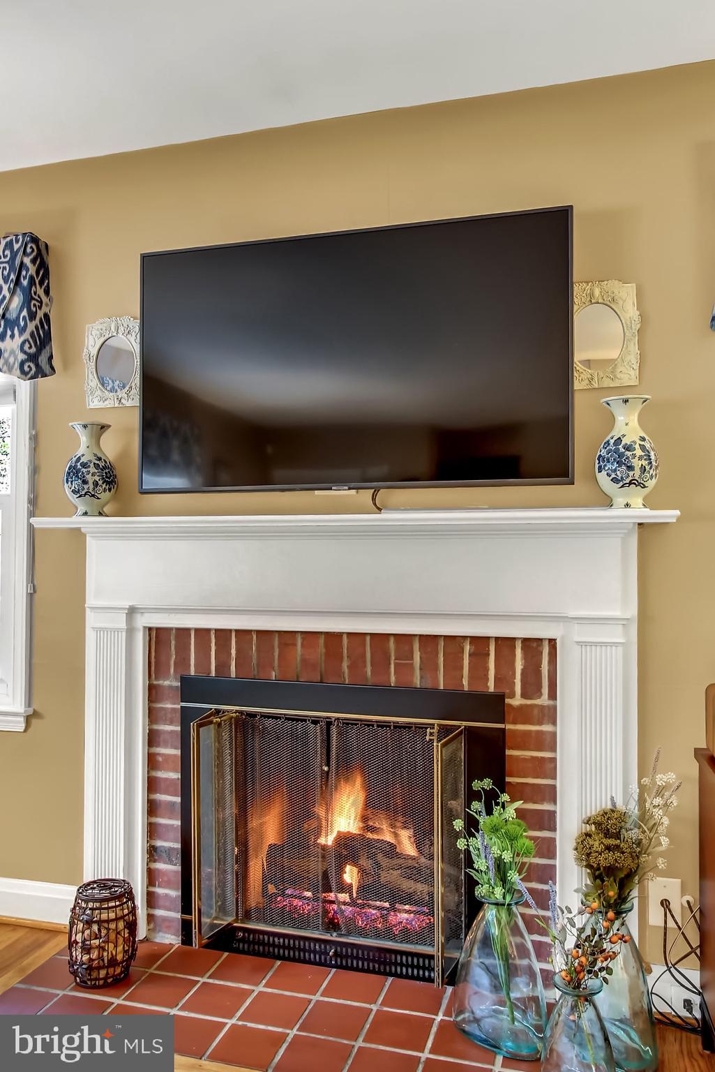 8159 Glen Gary Road Towson, MD 21286 - Photo 13 of 48 Fireplace w/brick surround & classic white mantel