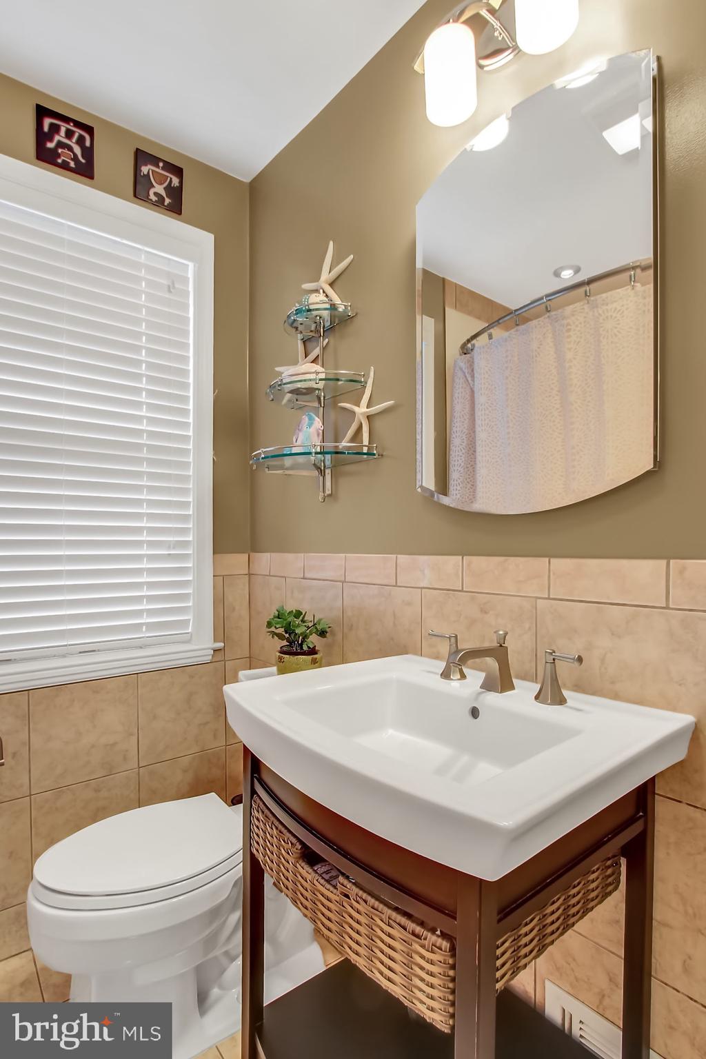 8159 Glen Gary Road Towson, MD 21286 - Photo 27 of 48 Updated full bathroom w/stylish vanity