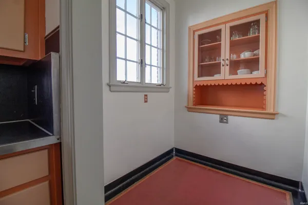 $199,900 | 242 Southeast Greenville Avenue, Winchester, IN 47394