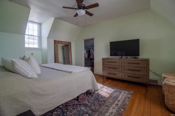 $199,900 | 242 Southeast Greenville Avenue, Winchester, IN 47394