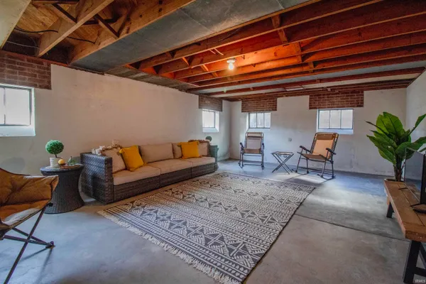 $199,900 | 242 Southeast Greenville Avenue, Winchester, IN 47394