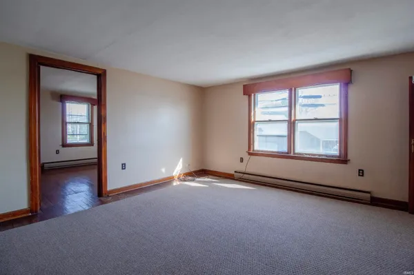 $199,900 | 242 Southeast Greenville Avenue, Winchester, IN 47394