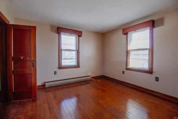 $199,900 | 242 Southeast Greenville Avenue, Winchester, IN 47394