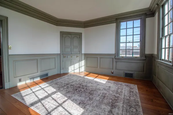 $199,900 | 242 Southeast Greenville Avenue, Winchester, IN 47394