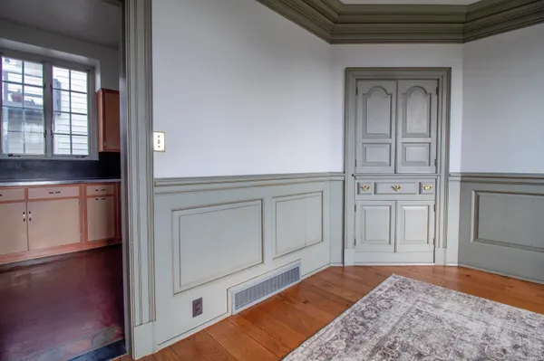 $199,900 | 242 Southeast Greenville Avenue, Winchester, IN 47394