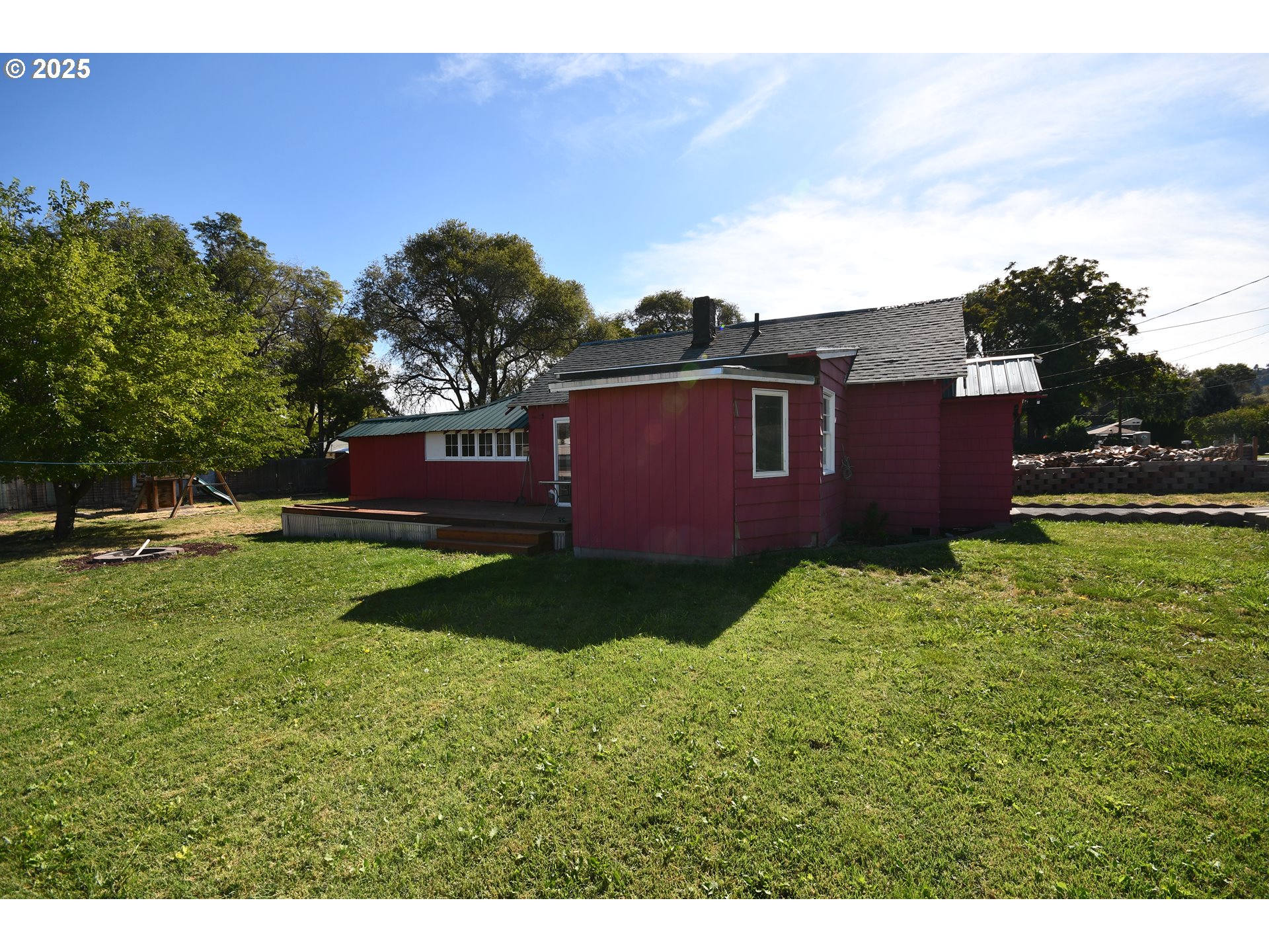 2829 West 9th Street The Dalles, OR 97058 - Photo 36 of 45 a view of house with backyard