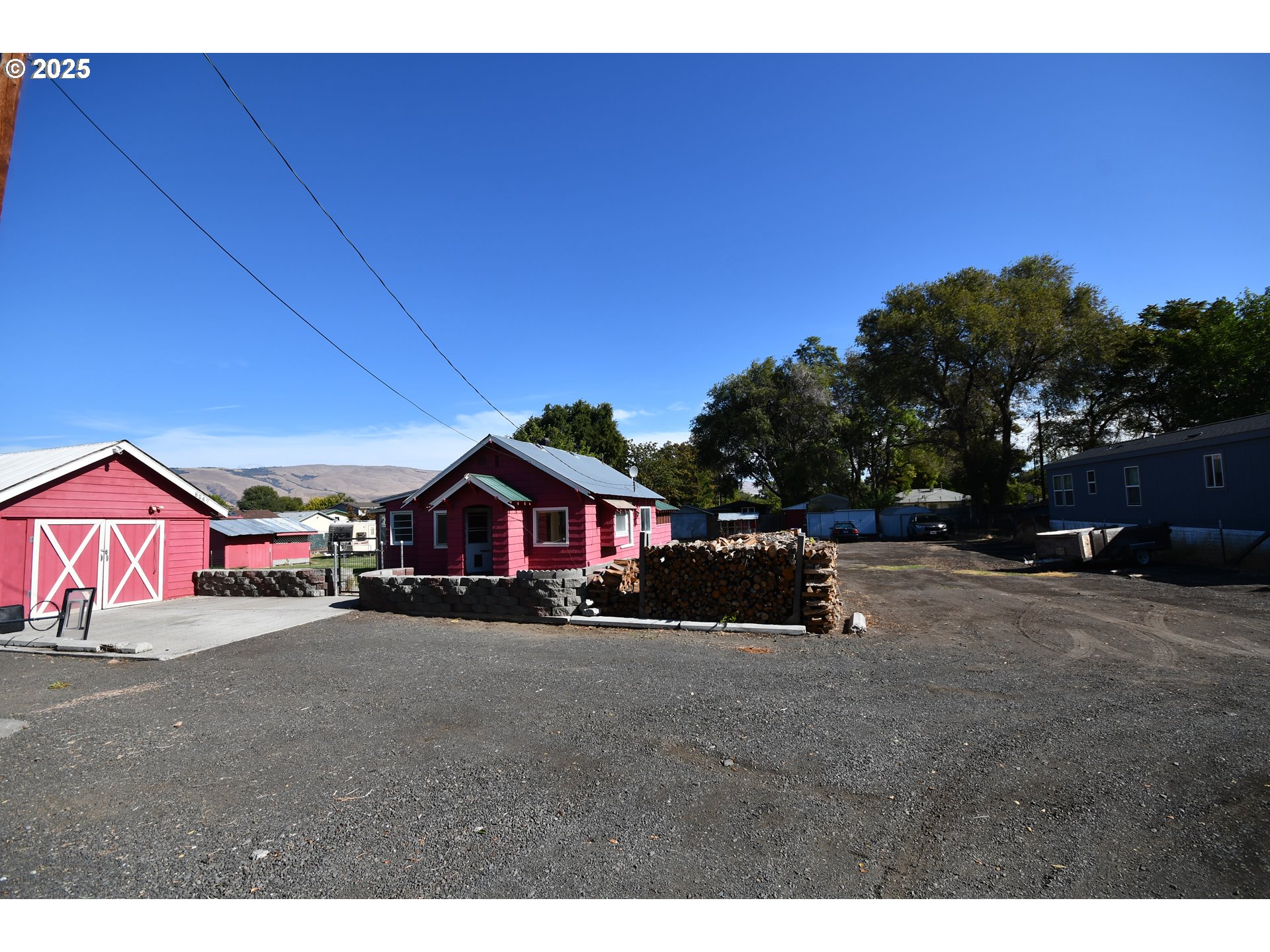 2829 West 9th Street The Dalles, OR 97058 - Photo 39 of 45 a view of street with parked cars