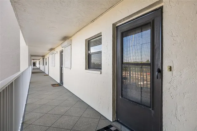 $699,900 | 18650 Gulf Boulevard, Unit 402, Indian Shores, FL 33785