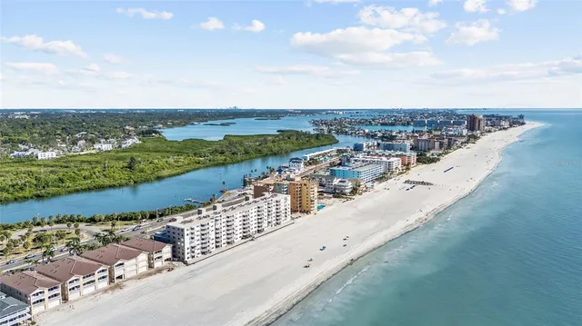 $699,900 | 18650 Gulf Boulevard, Unit 402, Indian Shores, FL 33785