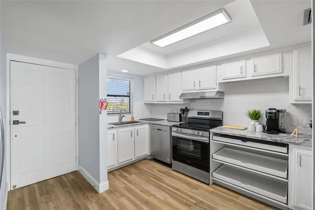 $699,900 | 18650 Gulf Boulevard, Unit 402, Indian Shores, FL 33785