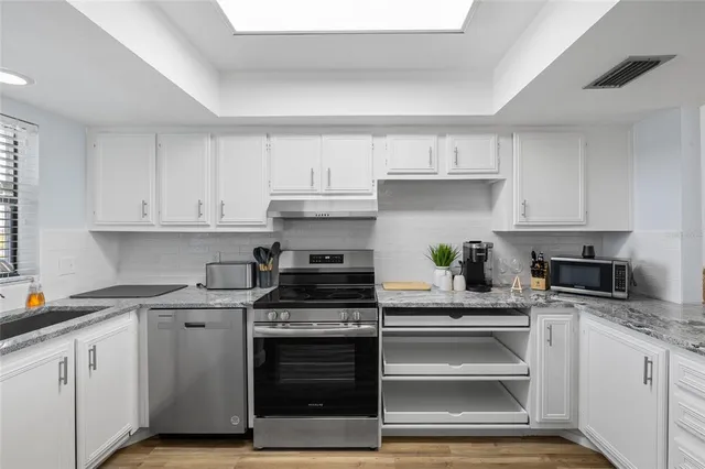 $699,900 | 18650 Gulf Boulevard, Unit 402, Indian Shores, FL 33785