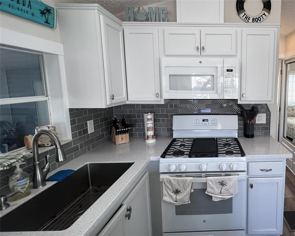 1107 Snook Punta Gorda, FL 33950 - Photo 13 of 32