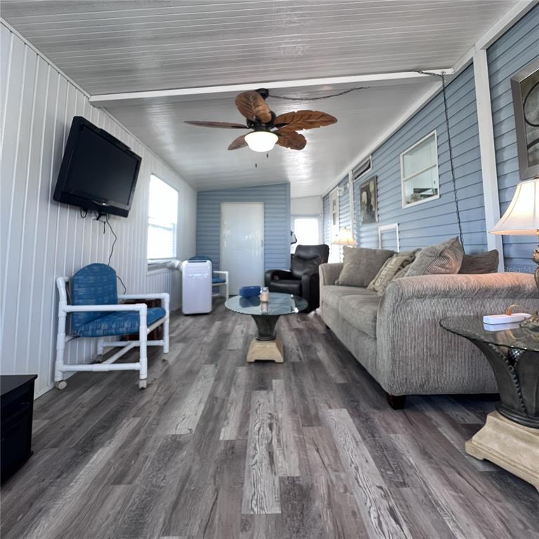 1107 Snook Punta Gorda, FL 33950 - Photo 4 of 32