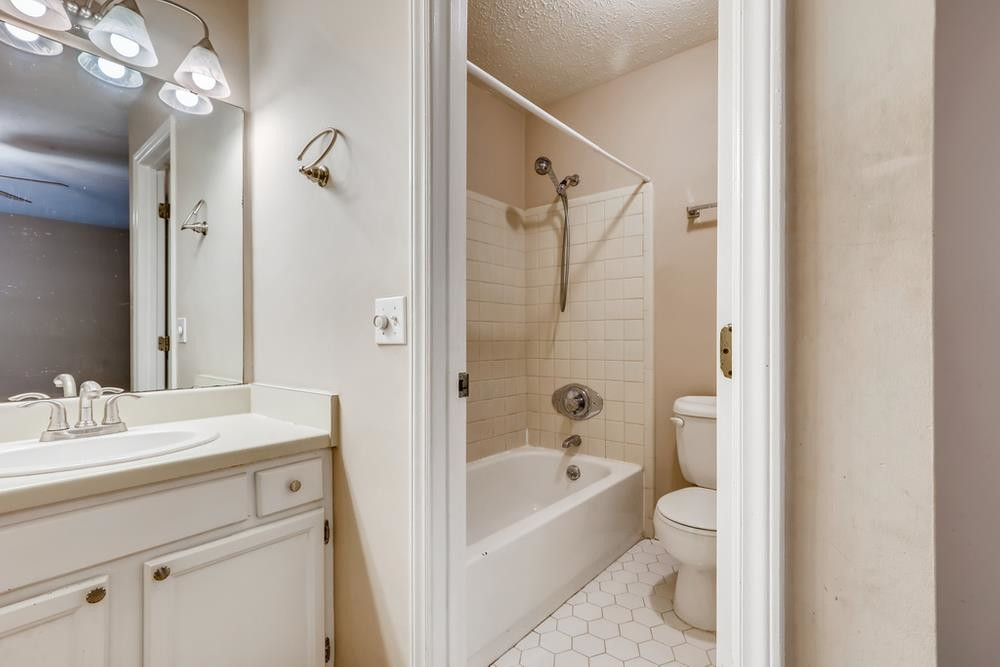 301 Broad Leaf Circle Raleigh, NC 27613 - Photo 15 of 28 Photo 15