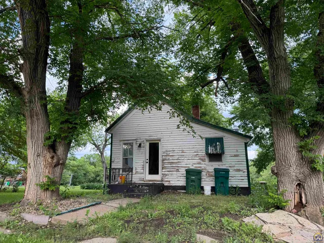 $37,200 | 402 Central Avenue, Denison, KS 66419