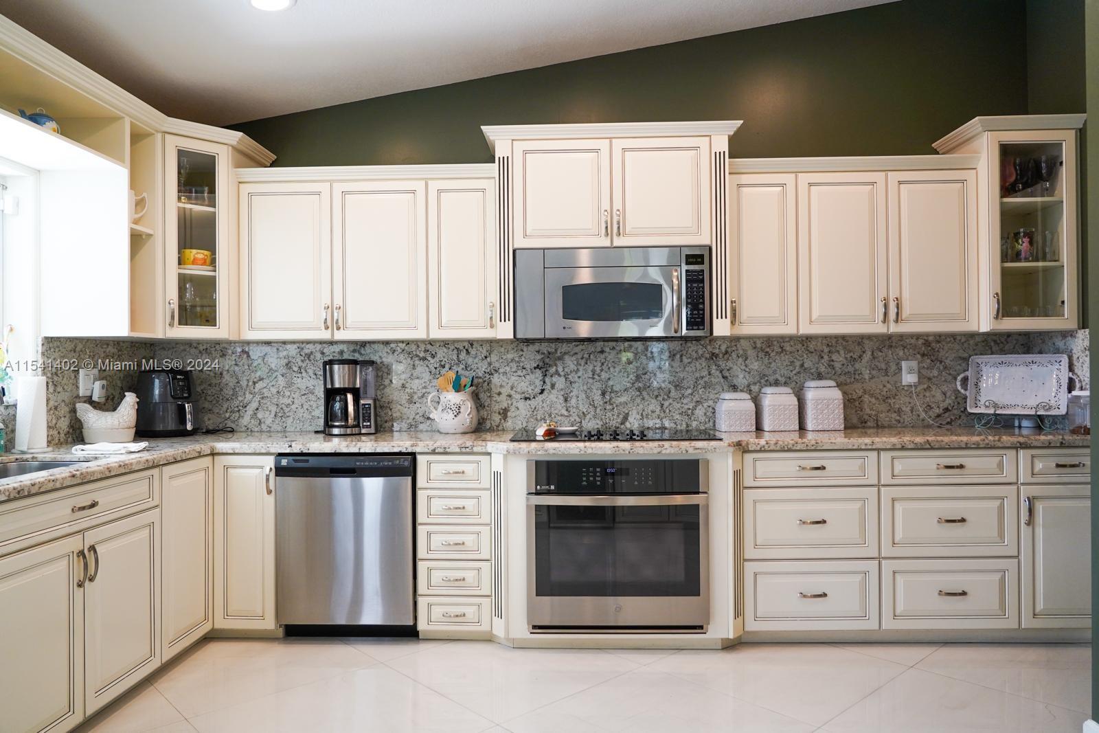 15420 Southwest 115th Terrace Miami, FL 33196 - Photo 9 of 31