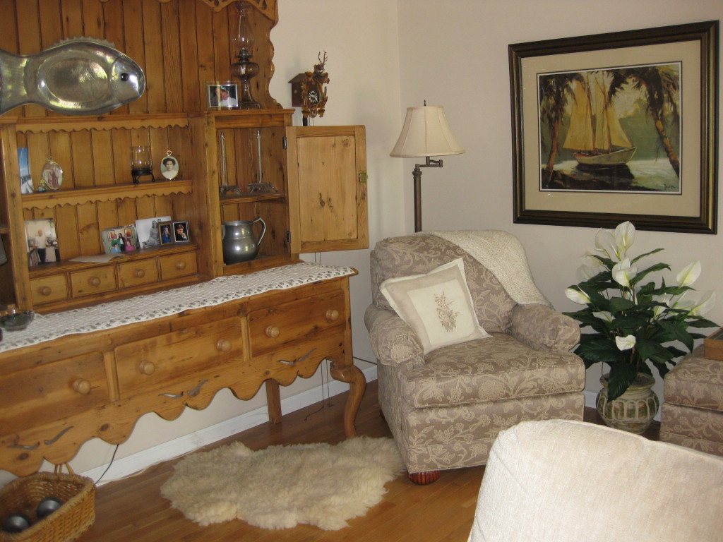 1410 Merriman Way Road Moneta, VA 24121 - Photo 7 of 43 Home! Living Room to Relax IN!!!