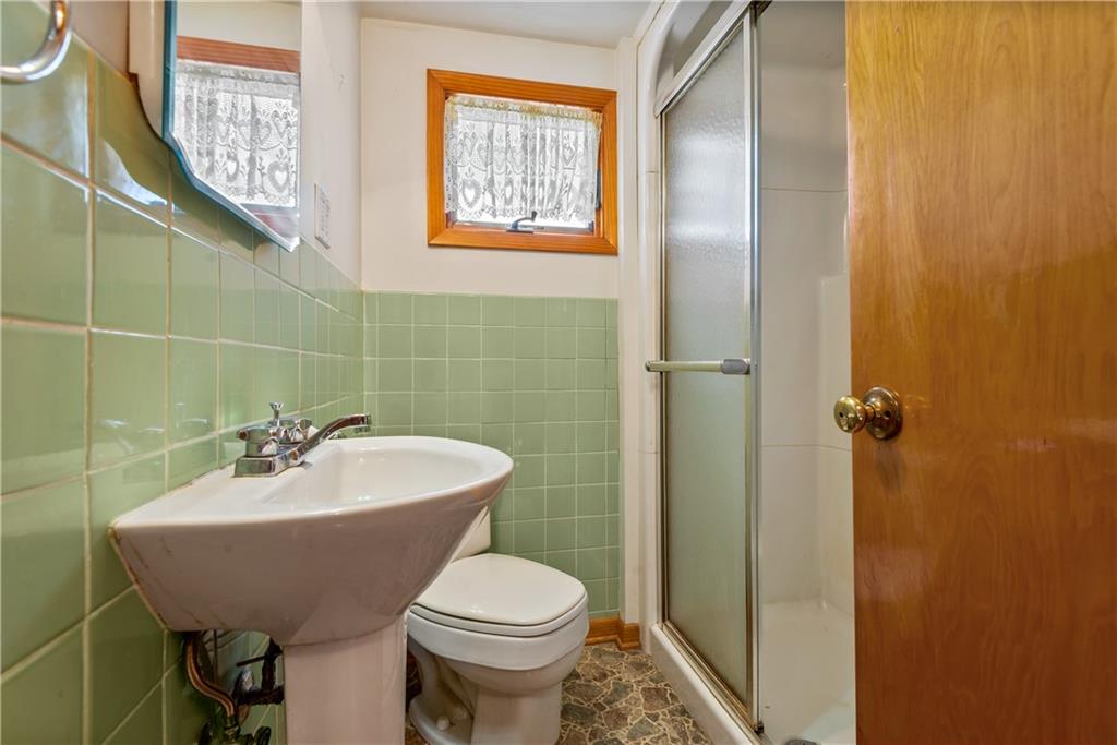 694 Mason Road Tarentum, PA 15084 - Photo 20 of 25