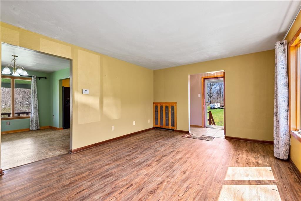 694 Mason Road Tarentum, PA 15084 - Photo 6 of 25