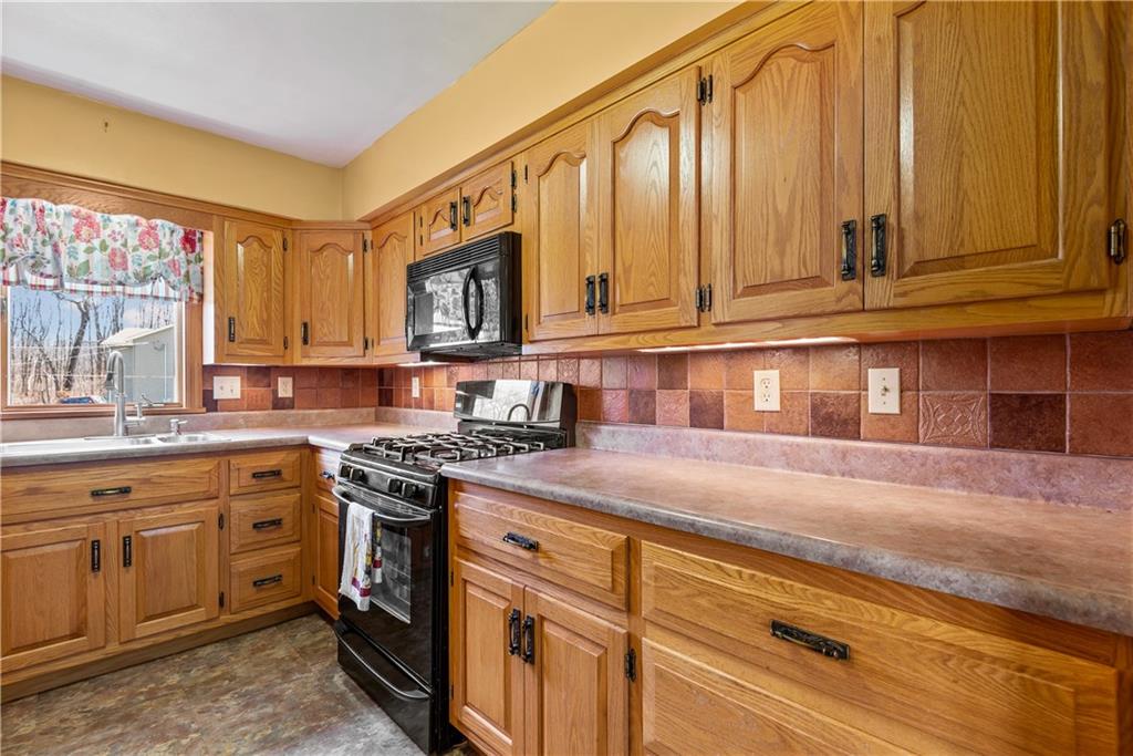 694 Mason Road Tarentum, PA 15084 - Photo 8 of 25