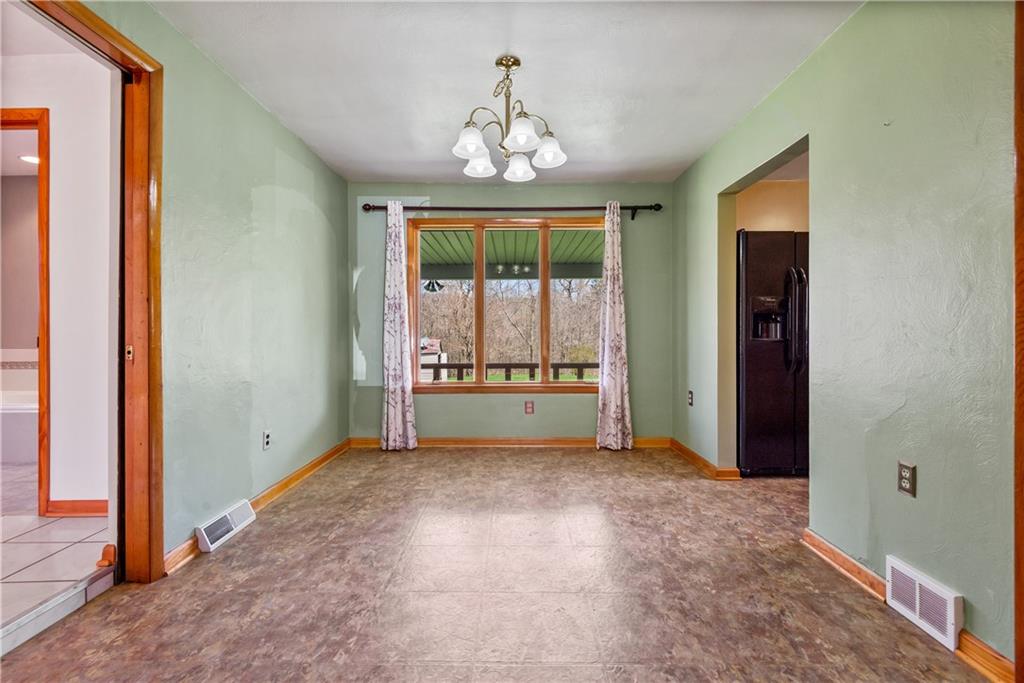 694 Mason Road Tarentum, PA 15084 - Photo 10 of 25