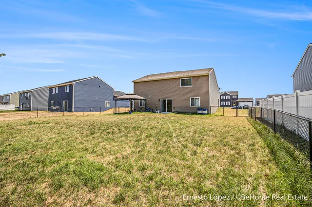 $389,900 | 4061 Tributary Drive, Holland, MI 49424