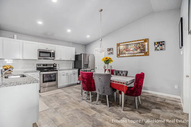 $389,900 | 4061 Tributary Drive, Holland, MI 49424