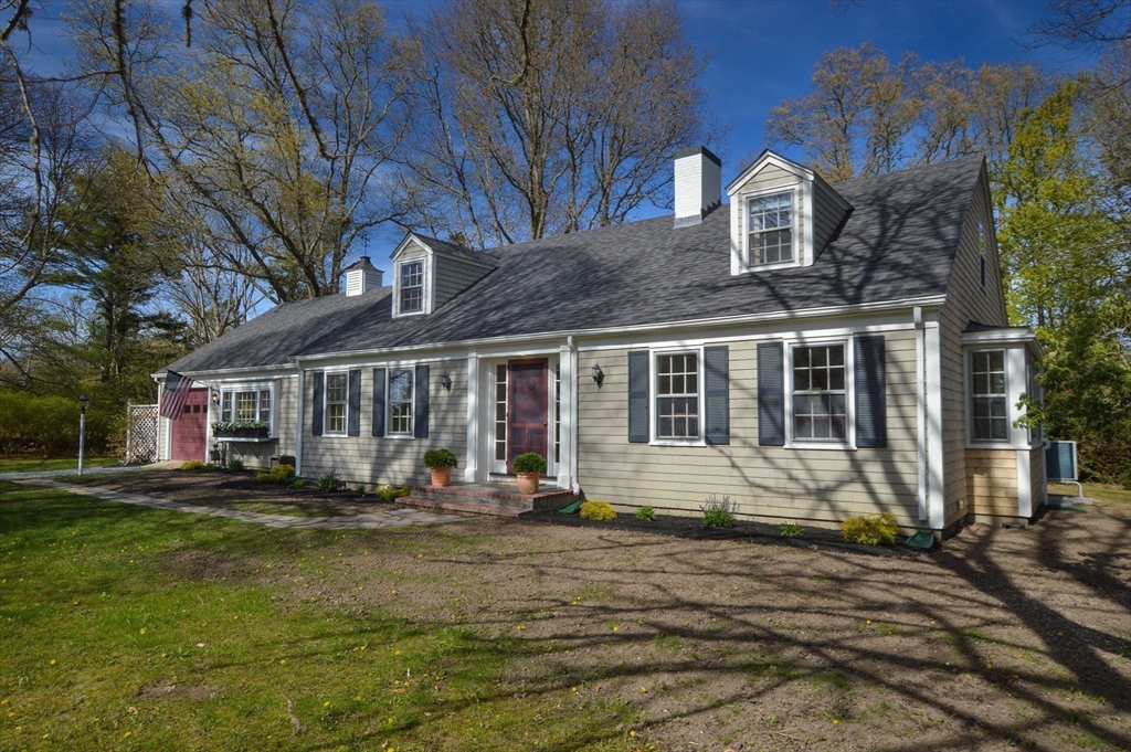 1656 Main Road Westport, MA 02790 - Photo 1 of 32 Gallery Image 1