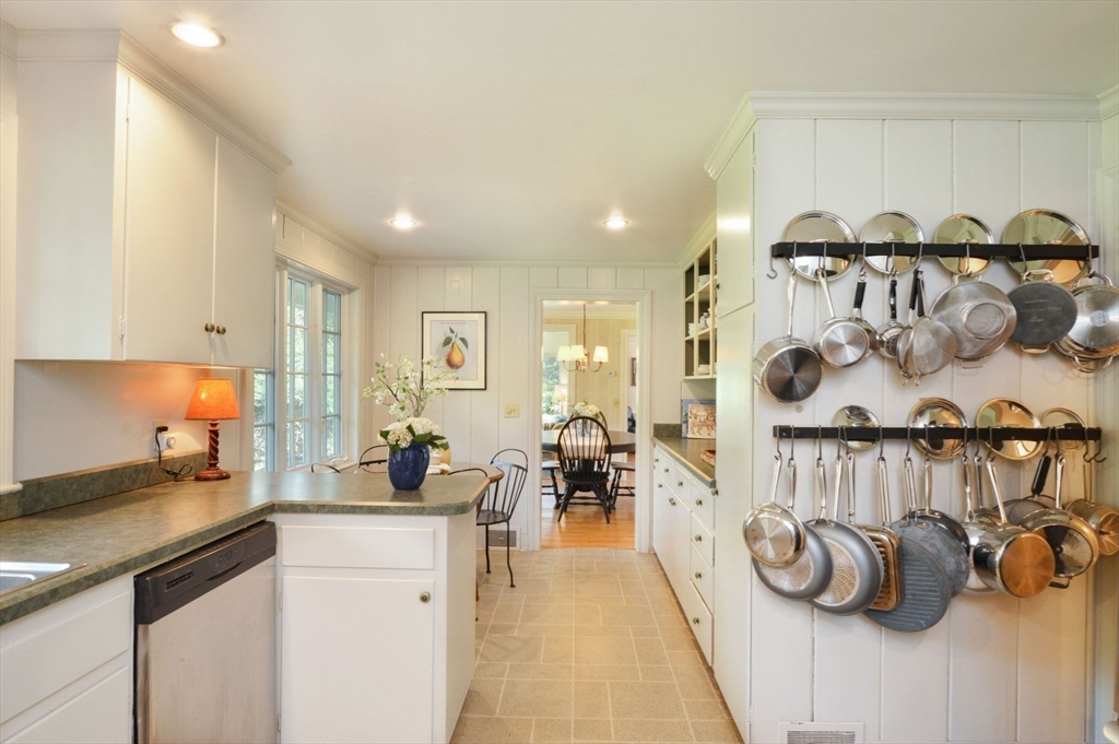 1656 Main Road Westport, MA 02790 - Photo 14 of 32 Gallery Image 14