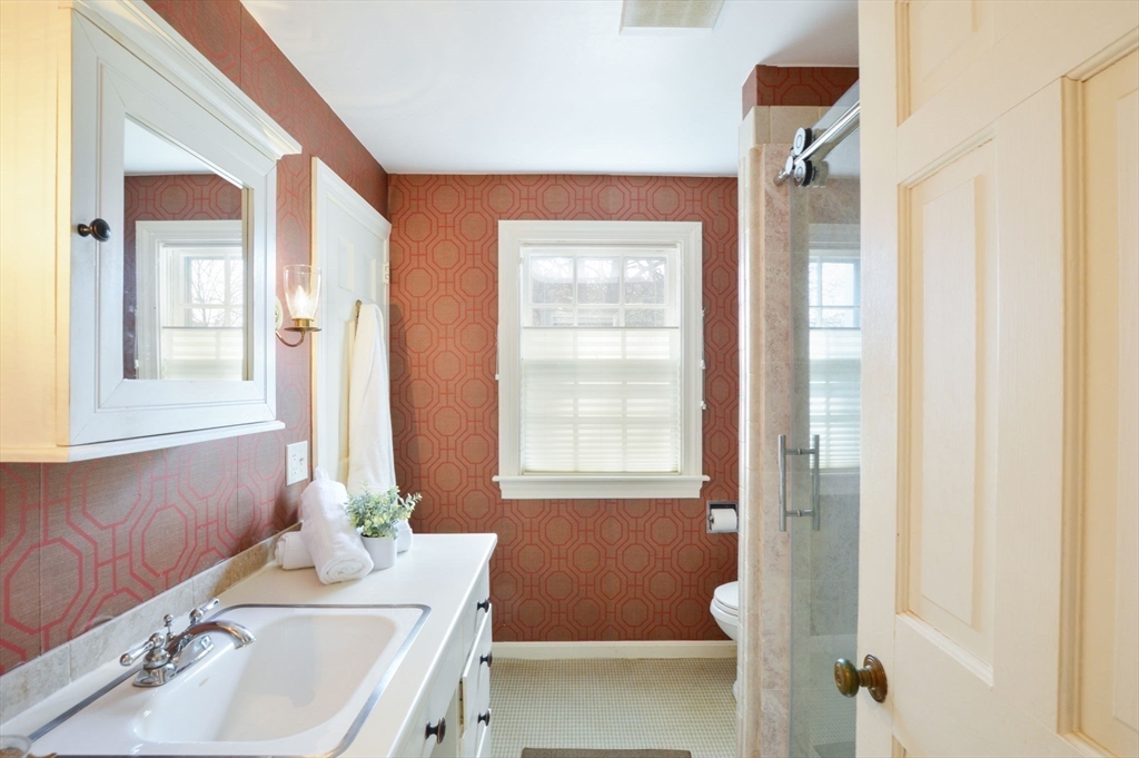 1656 Main Road Westport, MA 02790 - Photo 18 of 32 Gallery Image 18