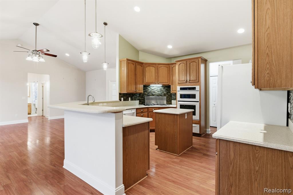 7669 Rynn Road Avoca, MI 48006 - Photo 8 of 46
