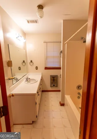 $198,000 | 4360 East River Road, Baxley, GA 31513