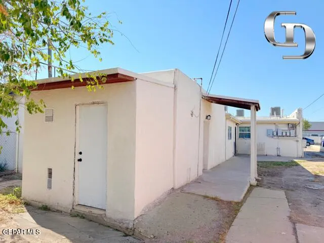 a view of a storage & utility room