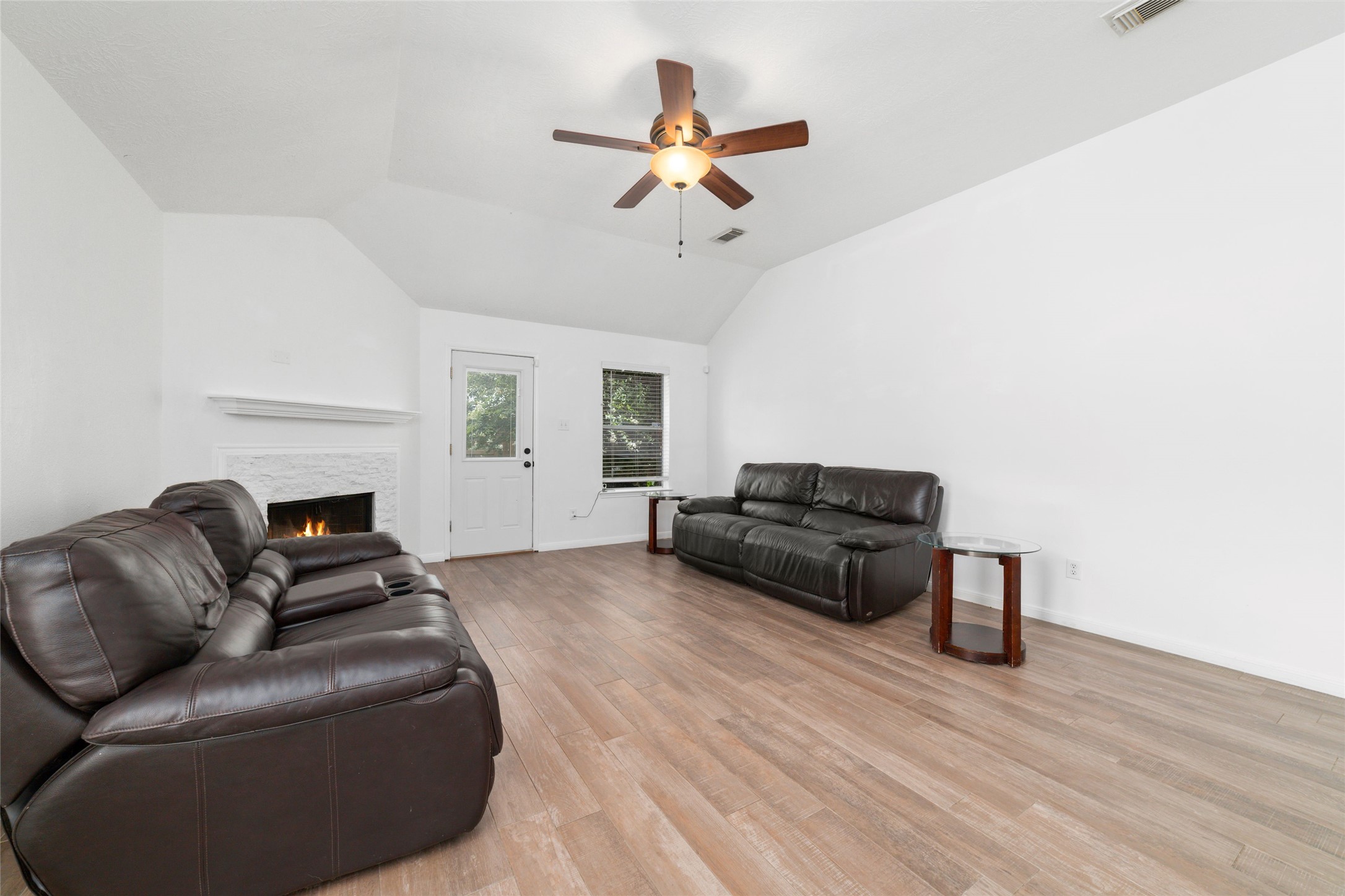 13605 Trail Meadow Lane Rosharon, TX 77583 - Photo 5 of 21