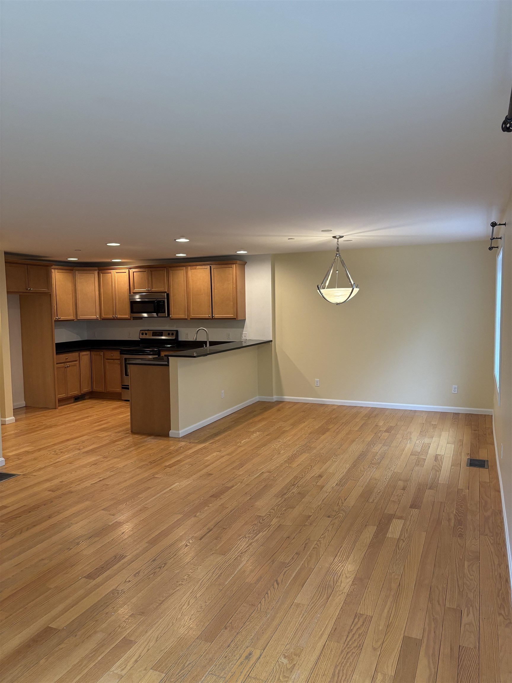 274 Littleworth Road, Unit B Madbury, NH 03823 - Photo 3 of 26